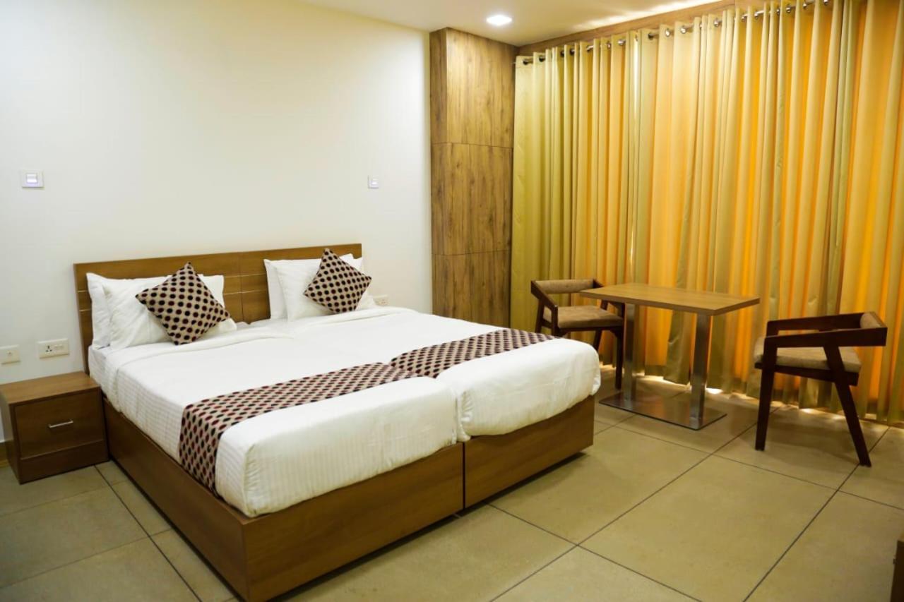 Hotel Kb Residency à Kozhikode Extérieur photo